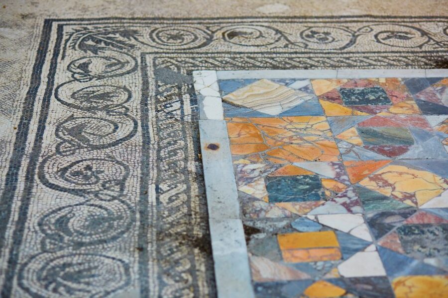 From Naples: Pompeii Skip-the-Line Guided Tour - The Lupanare, bakery, and everyday Pompeii