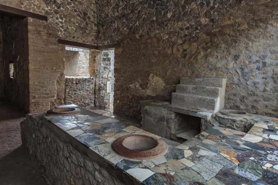 From Naples_ Pompeii Tour_Skip the line ticket + audioguide - Audio guide languages and the question of independence