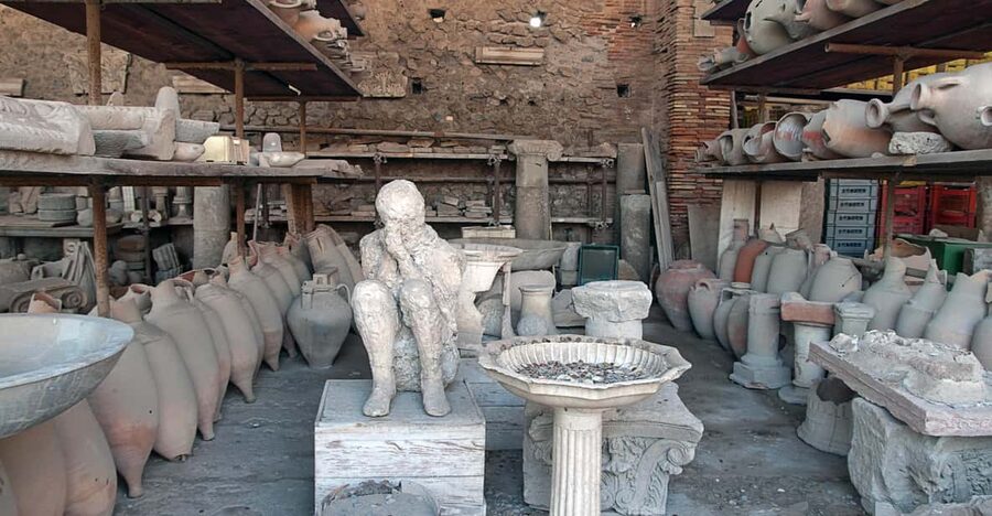 From Naples Port:Pompeii+Vesuvius tour - Walking to the Great Cone