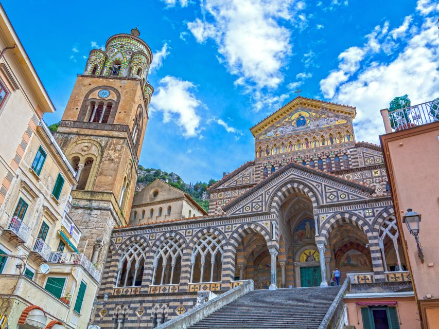 From Pompei: Amalfi Coast by bus - Meeting in Pompeii and settling into the vehicle