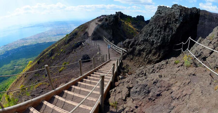 From Pompeii: Mont Vesuvius excursion - Two hours around Mount Vesuvius