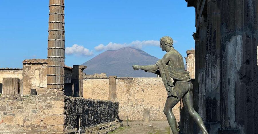 From Positano: Pompeii & Vesuvius tour small group - Key points at a glance