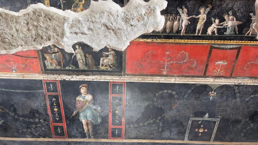 From Positano: Pompeii & Vesuvius tour small group - How the small-group format affects the day