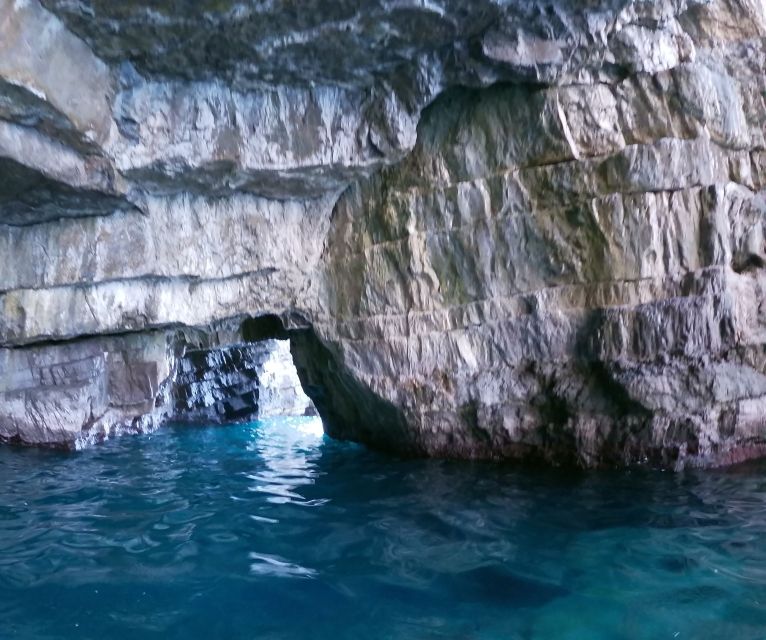 From Positano/Praiano: Amalfi Coast Speedboat Tour - How the private format helps families