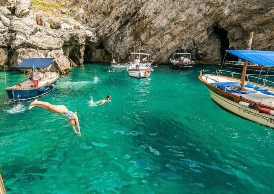 From Praiano: Full Day Private Boat Tour of Capri in Relax - White Grotto and Capri’s Faraglioni