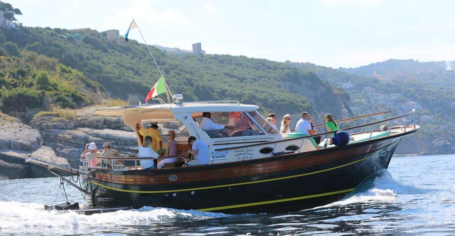 From Salerno: Capri and the Sirenusas Boat Tour - Setting out from Molo Manfredi at 9:00 AM