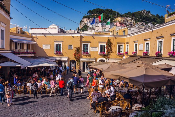 From Salerno: Small Group Li Galli Islands and Capri Boat Tour - Three hours to explore Capri on foot
