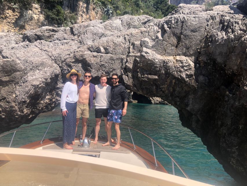 From Sorrento: Ischia and Procida Boat Tour with Snorkeling - SantAngelo gives you free time, with an important limitation