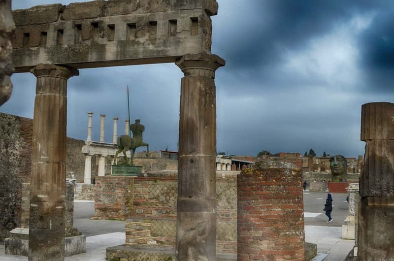 From Sorrento: Pompeii and Mount Vesuvius Trip with Lunch - A filling osteria lunch between the ruins and the volcano