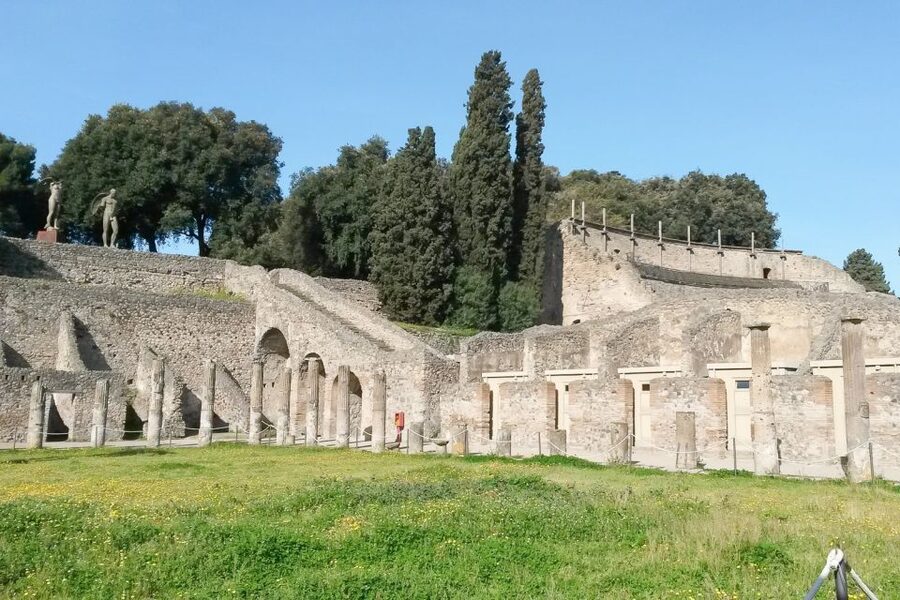From Sorrento: Pompeii and Vesuvius Tour - How much time do you really get?