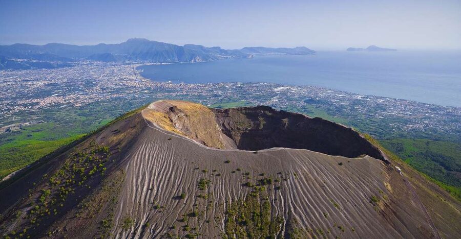 From Sorrento: Semiprivate Vesuvius Tour - From Sorrento station to Pompeii in about 40 minutes