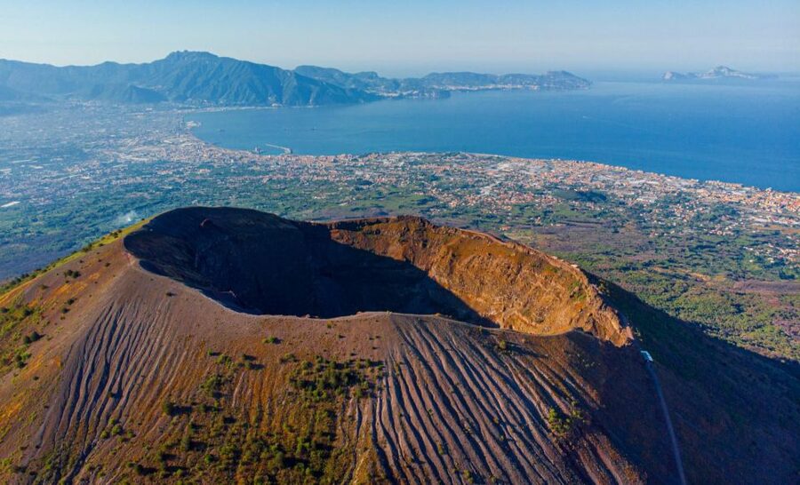 From Sorrento: Skip-the-Line Guided Vesuvius Hike and Lunch - A vineyard lunch before the volcano