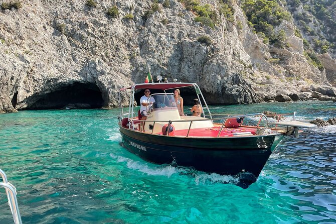 Full day in Positano with Gozzo - Li Galli and the approach to Capri