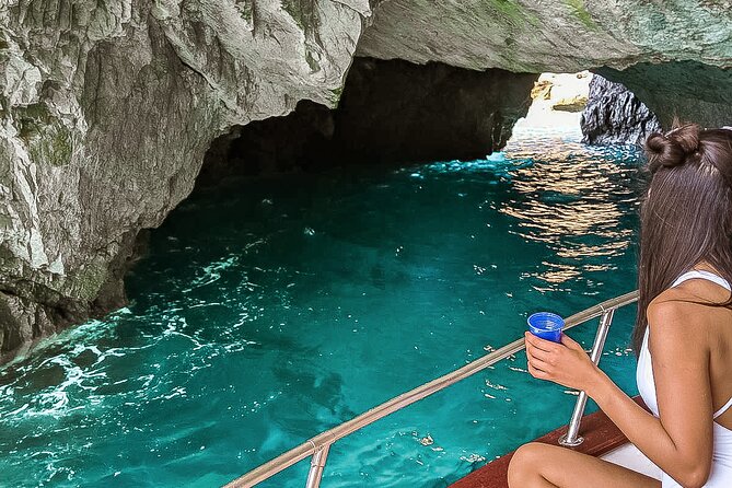 Full day on a private boat to discover Capri - The Natural Arch and Villa Malaparte