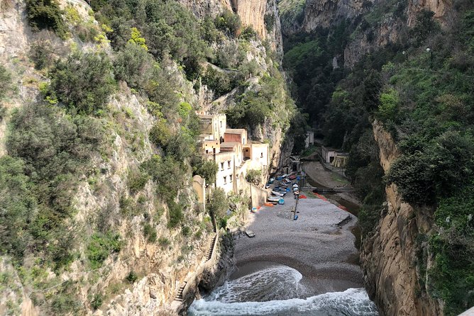Full Day Private Amalfi Coast Tour from Sorrento or Naples - Why a private vehicle makes the Amalfi Coast easier