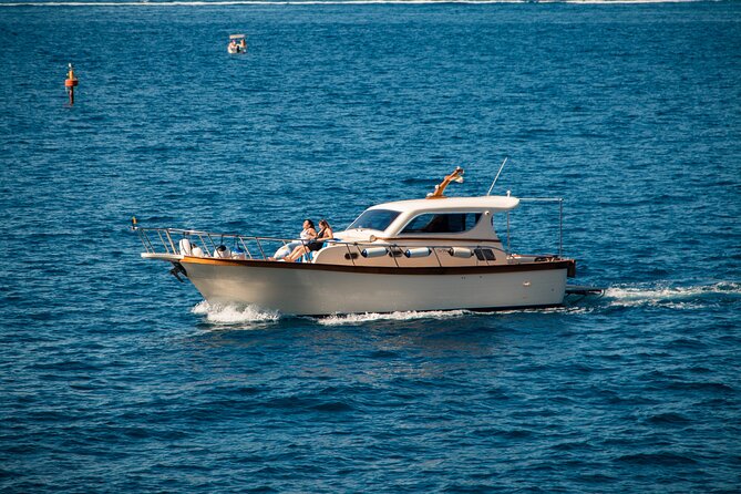 Full-Day Private Guided Boat Tour in Capri - How Damiano’s flexible approach affects the day