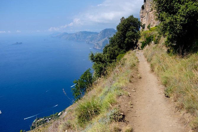 Guided Day Hike on the Path of the Gods with Sorrento Transfer - The guides shape the experience