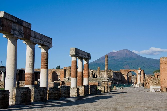 Guided Day Tour of Pompeii and Herculaneum with Light Lunch - Herculaneum: a smaller site with sharper detail