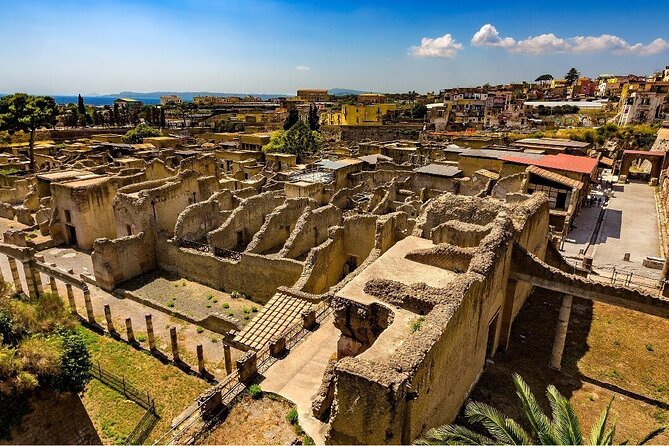 Guided Tour of Herculaneum with Lunch and Ticket Included - What this Sorrento day actually covers