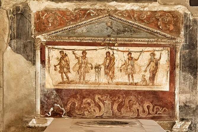 Guided Tour of Herculaneum with Lunch and Ticket Included - What the guide adds to the ruins