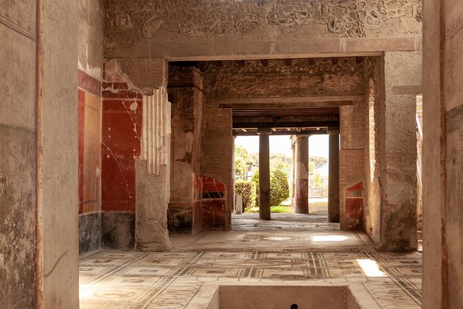 Guided Tour of Pompei, Lunch and Wine from Sorrento - Small details that improve the day