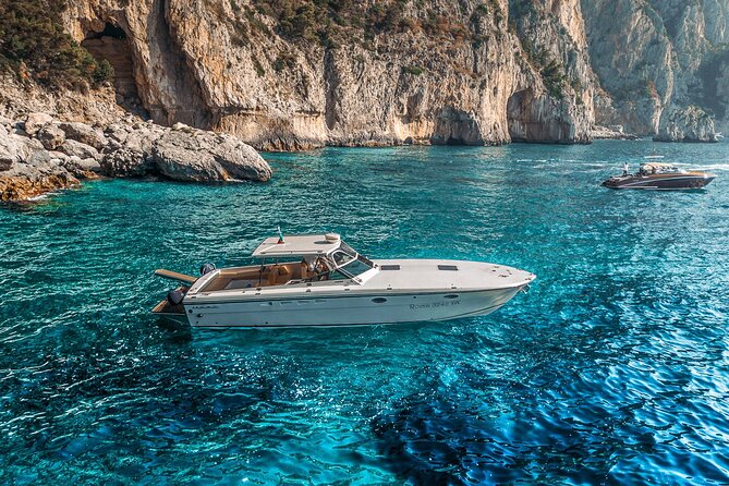 Half day around Capri by Itama 38 speedboat - Why Capri makes more sense from a private boat