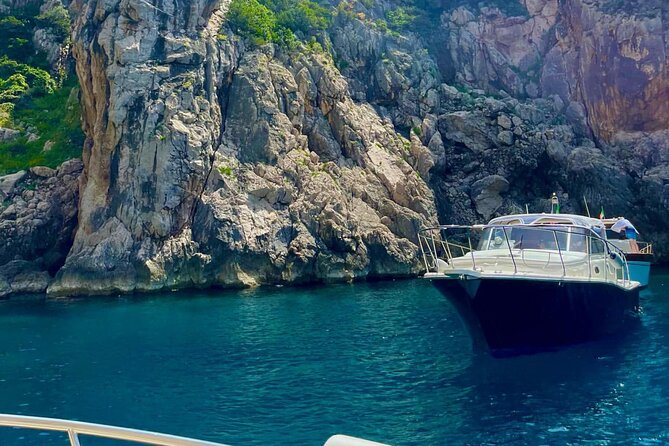 Half-day private boat tour of Capri - The White Grotto’s Madonnina