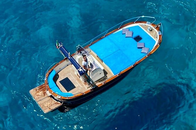 Half day tour of Capri by private boat - Natural Arch and Villa Malaparte from the water