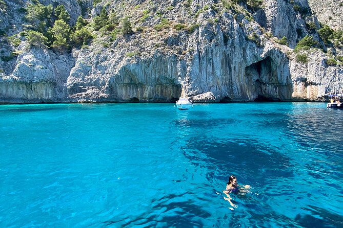 Half day tour of Capri by private boat - The Faraglioni and Capri’s famous photo stop