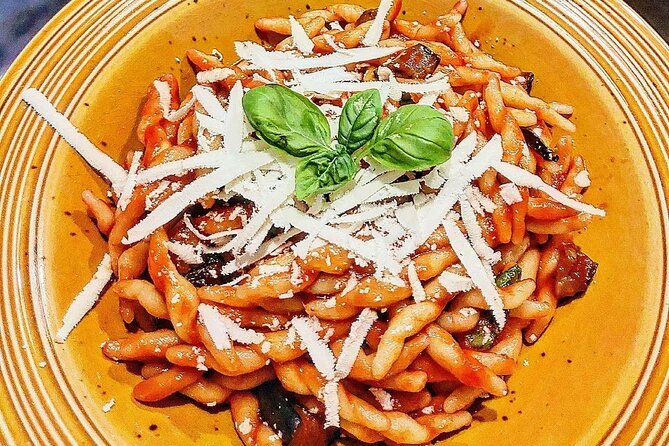 Hands-On Pasta and Tiramisu Class in Positano with Local Family - Why a family kitchen changes the experience