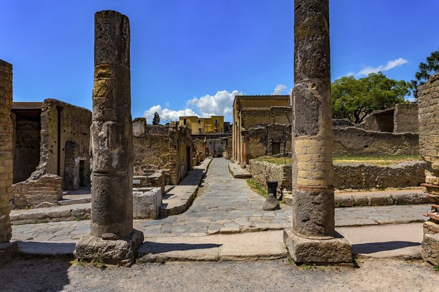 Herculaneum 2-Hour Private Guided Tour - Why Herculaneum feels different from Pompeii
