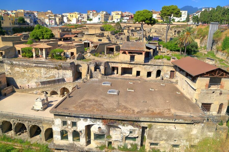 Herculaneum 2-Hour Private Guided Tour - The opening story: Vesuvius and the buried city