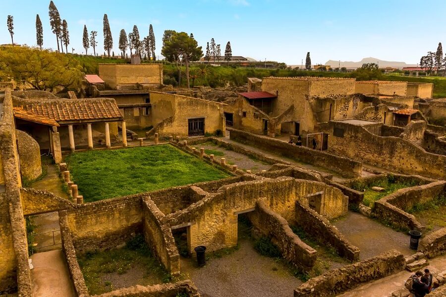 Herculaneum Half-Day Tour from Sorrento - Entering the villas and Roman seaside homes