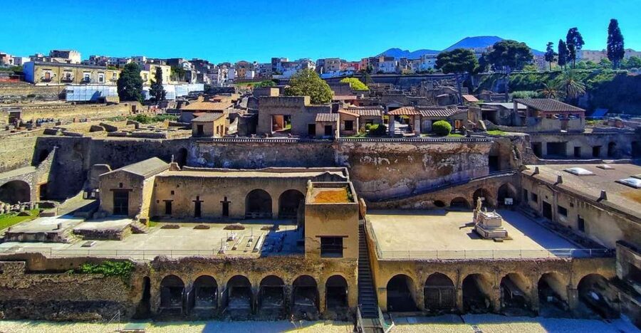 Herculaneum with an Archaelogical Guide & Ticket - The 70-minute coach ride to Herculaneum