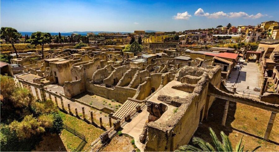 Herculaneum with an Archaelogical Guide & Ticket - Meeting at Bar Kontatto in Sorrento