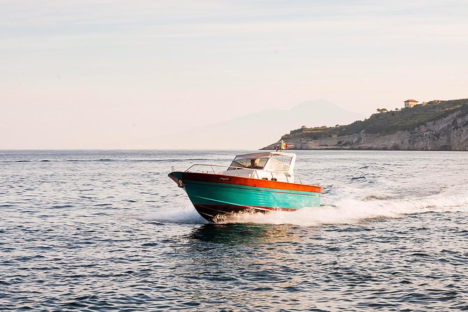 Ischia and Procida Boat Tour: Small-Group from Sorrento - Three hours in Ischia gives you room to choose