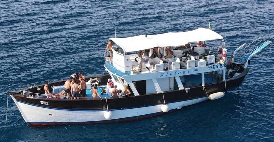 Ischia: Island Boat Tour with Neapolitan Lunch & Snorkeling - Key points before you book