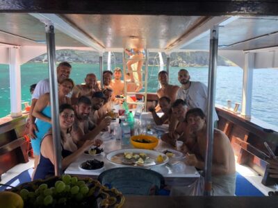 Ischia: Island Boat Tour with Neapolitan Lunch & Snorkeling