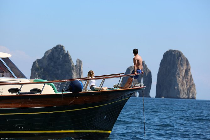 Li Galli Islands and Capri Small Group Boat Tour from Amalfi - Why seeing Capri by boat makes sense