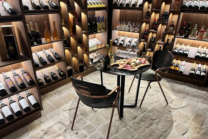 Light dinner accompanied with Masterclass Wines - Dario’s approach to the tasting