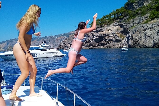 Luxury cruise from Salerno along the Amalfi Coast - Conca dei Marini and the optional seaside lunch