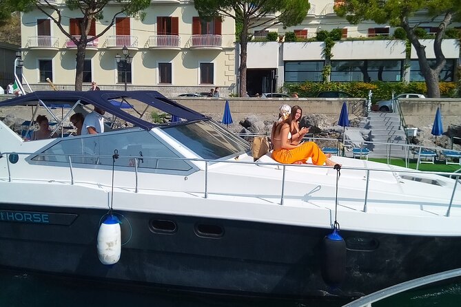 Luxury cruise from Salerno along the Amalfi Coast - The return to Salerno