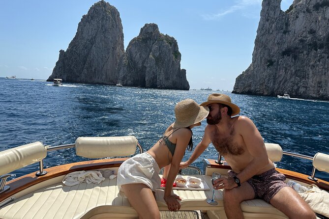 Luxury private boat tour to Capri and Blue Grotto on Gozzo 32 ft - Key points to know before you book