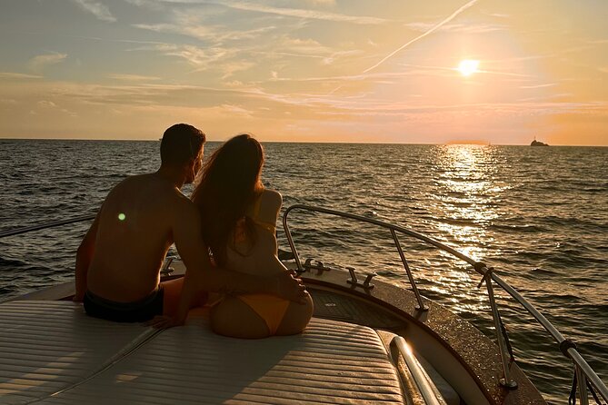 Luxury private boat tour to Capri and Blue Grotto on Gozzo 32 ft - What the crew adds to the day
