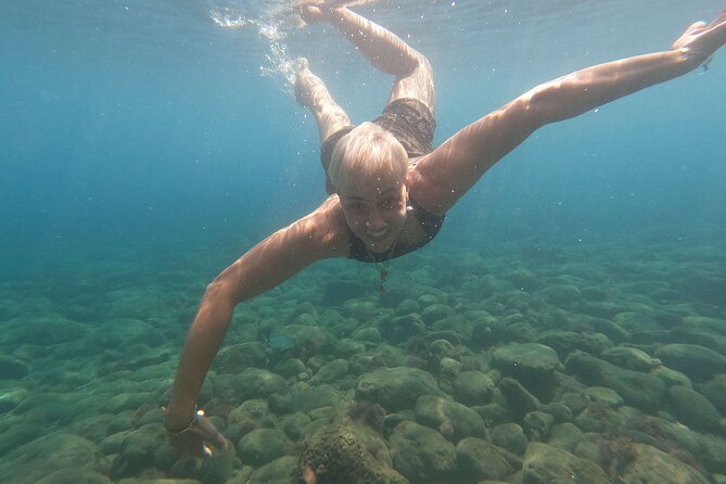 Maiori: Kayaking & Snorkeling tour along the Amalfi Coast - Villas set into the rock