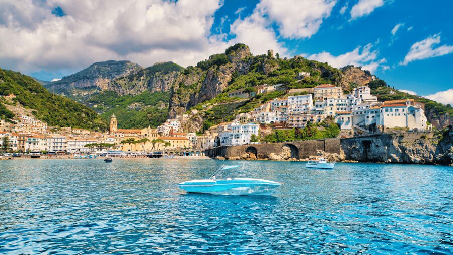 Minicrociera Positano Amalfi - Leaving port and settling into the boat