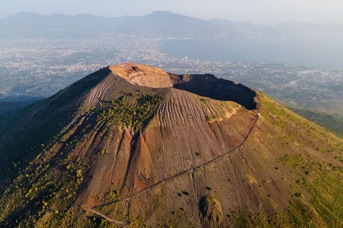 Mount Vesuvius Tour from Pompeii Led by an Expert Guide - What the guides add to the walk