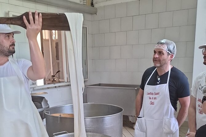 Mozzarella Experience with Tasting in Vico Equense - Ricotta, local jam, and a proper finish