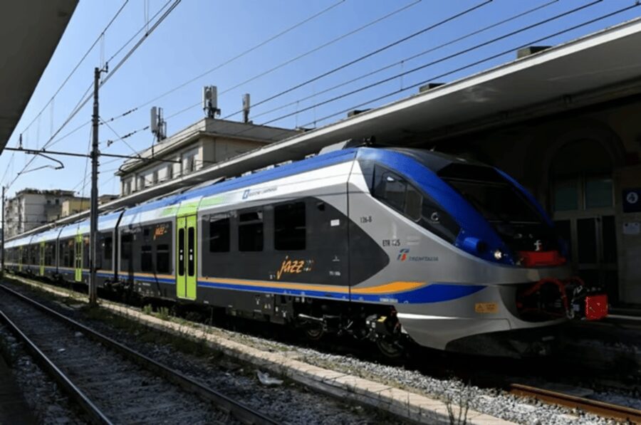 Naples: Hop-On Hop-Off Bus Tour with Train from Salerno - Key points for your Naples day
