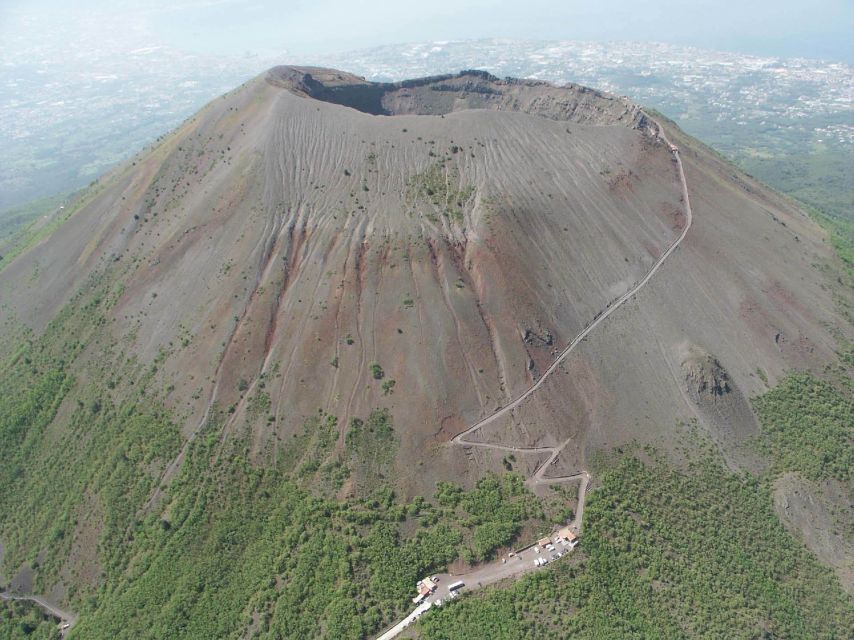 Naples: Pompeii and Herculaneum Tour with Tickets and Lunch - Lunch between Pompeii and Herculaneum